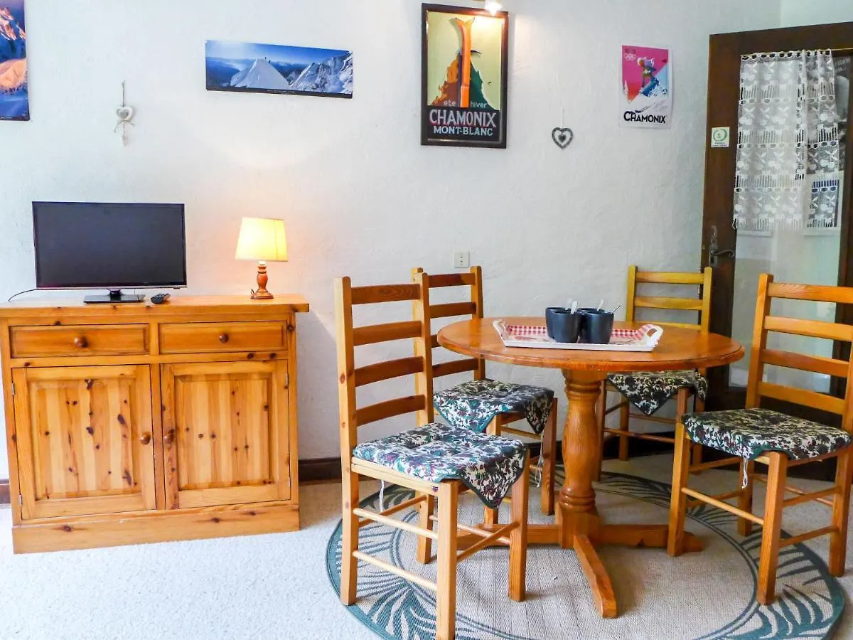 Apartment Les Pecles By Interhome Chamonix
