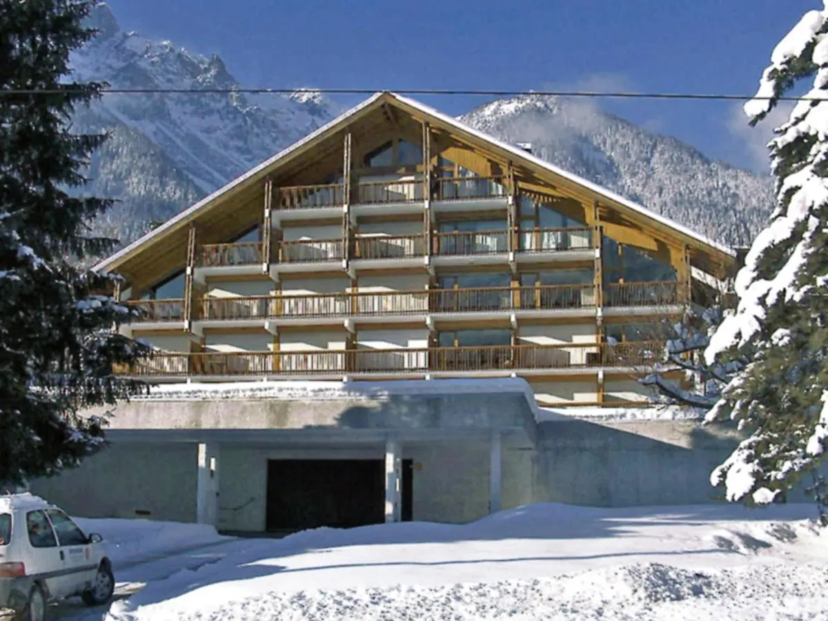 Apartment Les Pecles By Interhome Chamonix